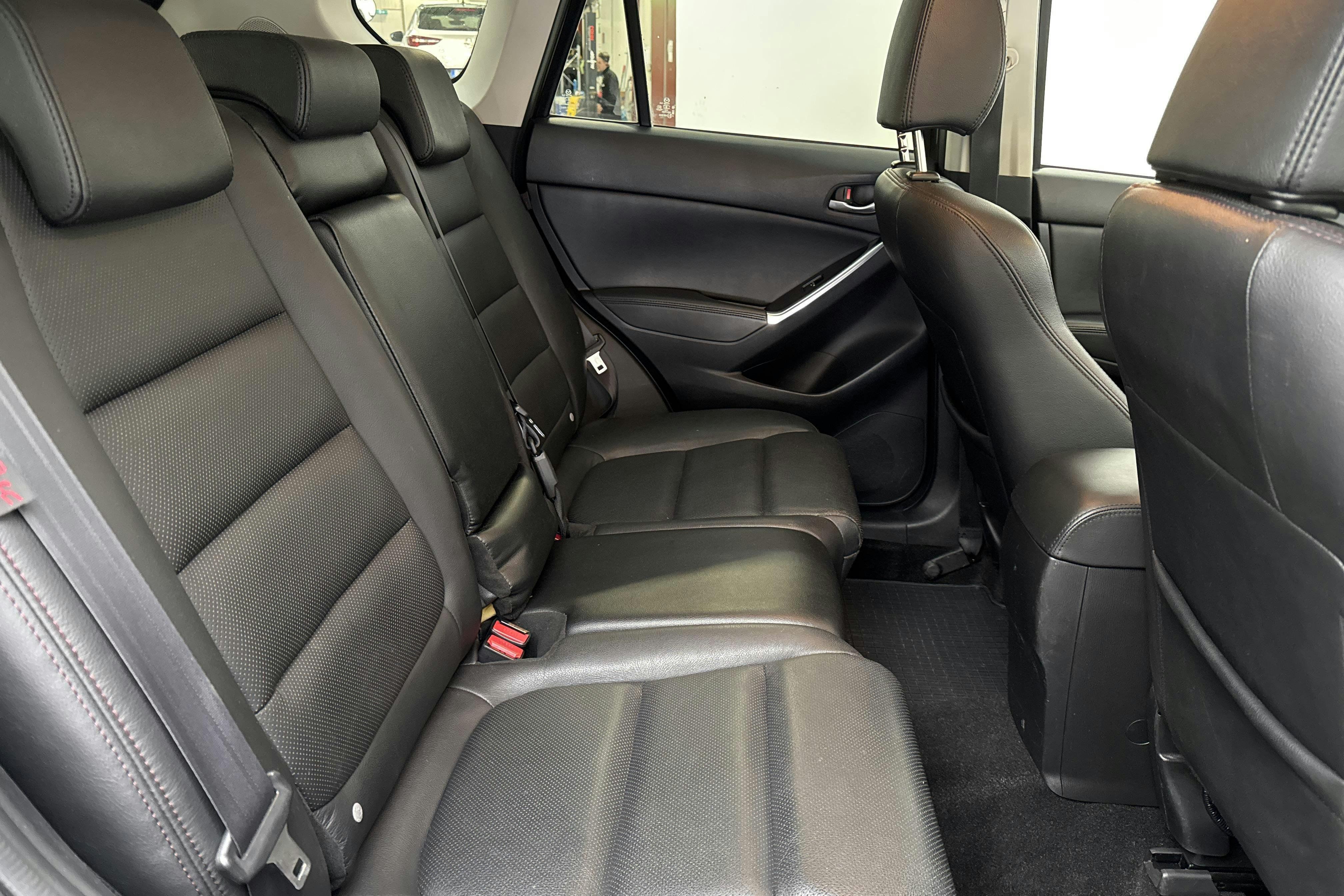 Vehicle Image 8