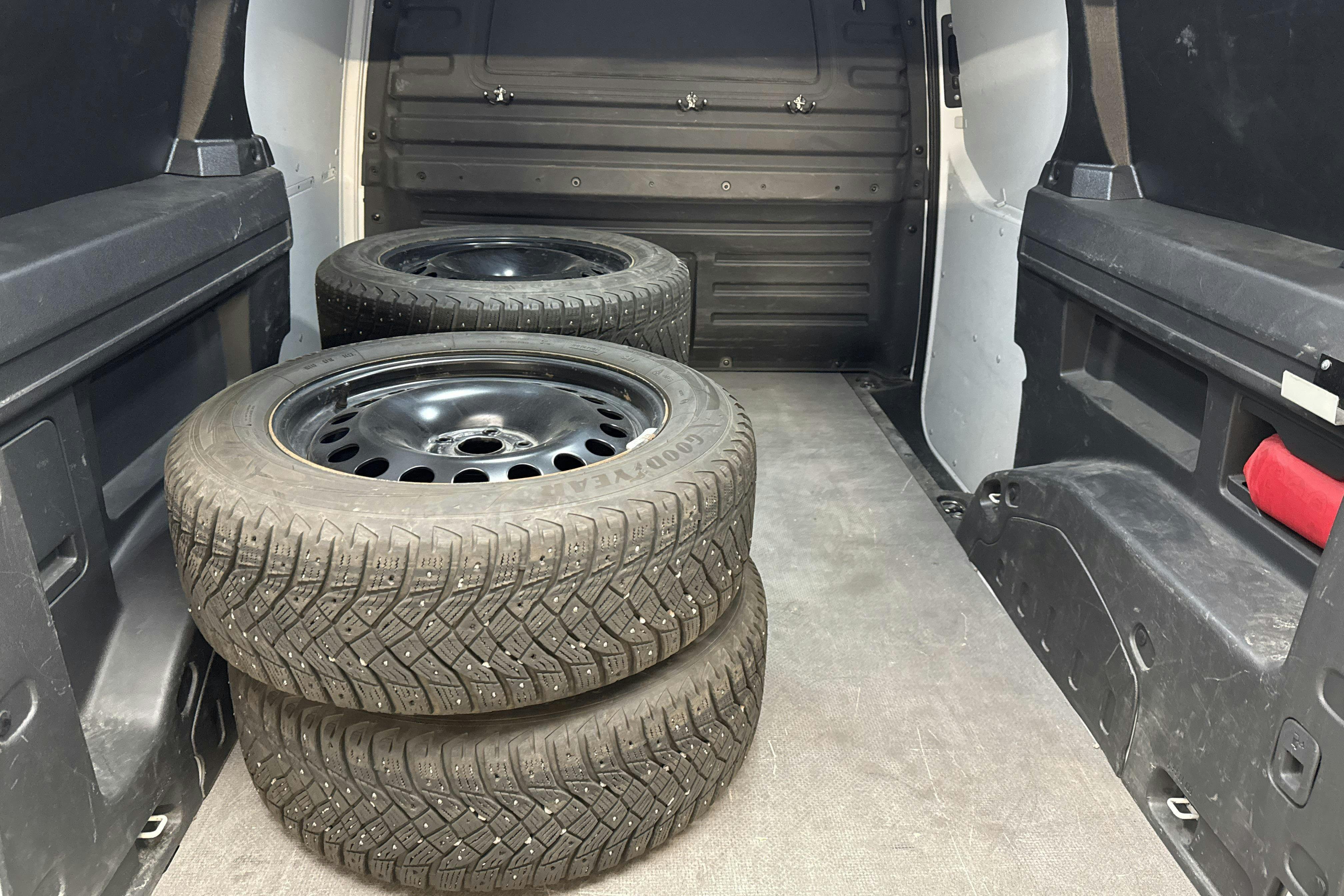 Vehicle Image 8