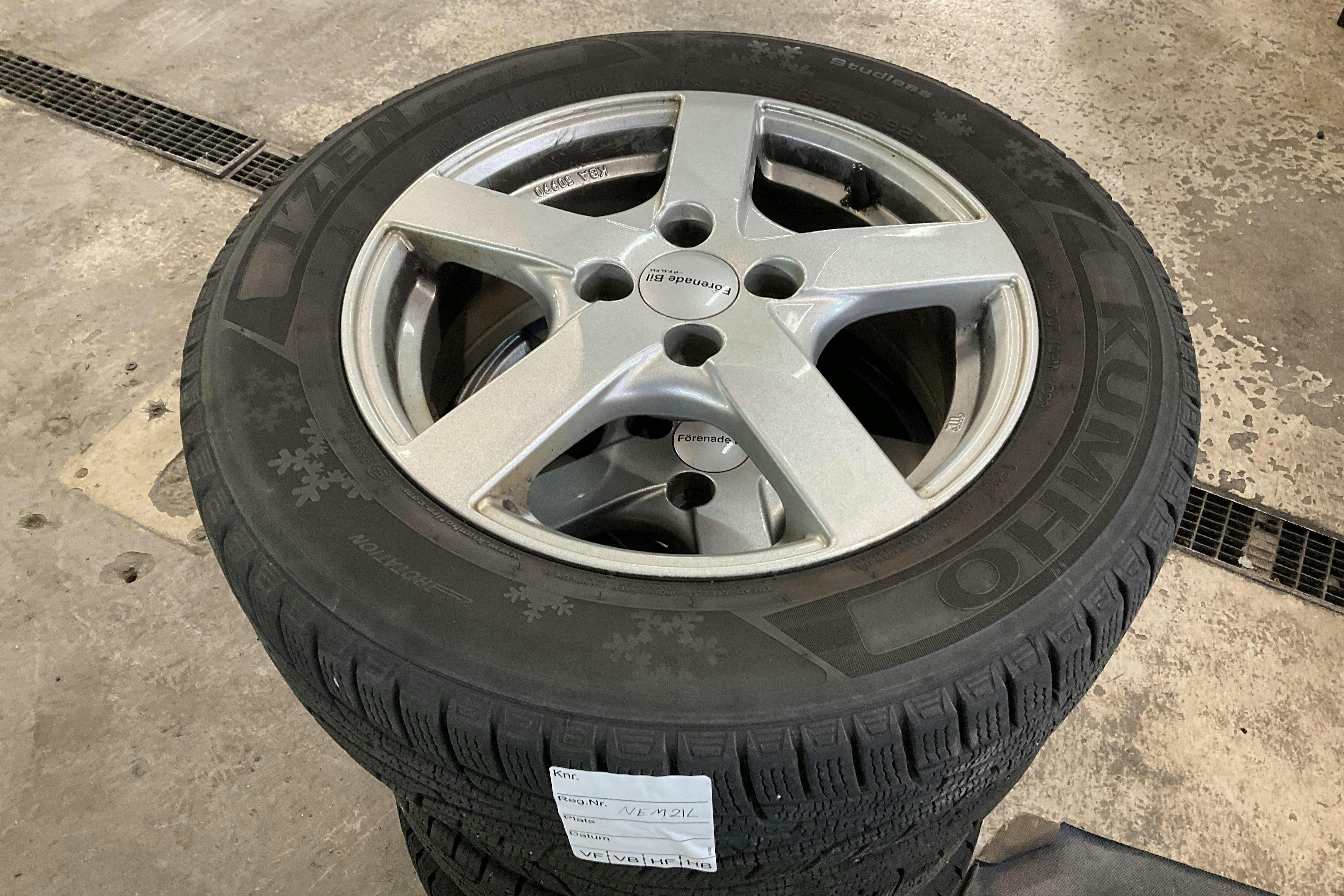 Vehicle Image 12