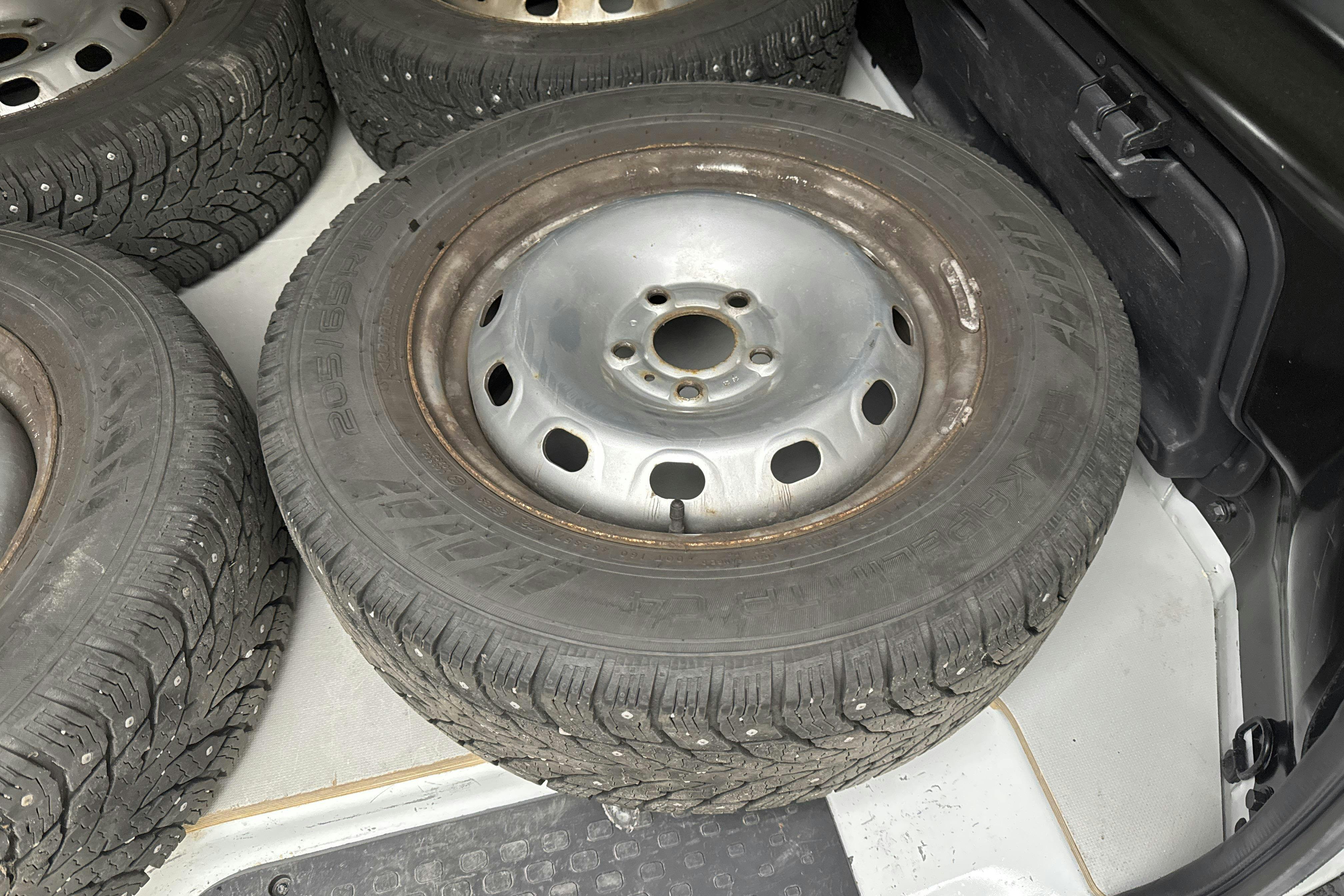 Vehicle Image 13