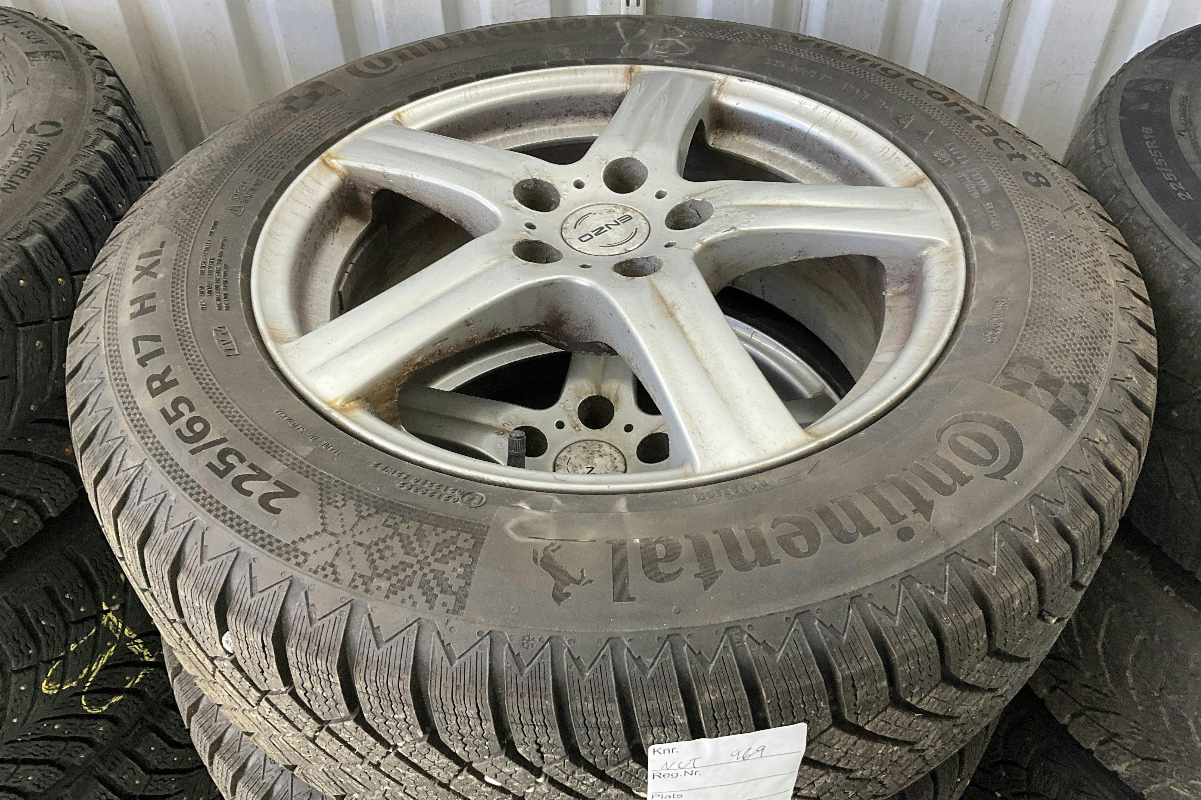 Vehicle Image 14