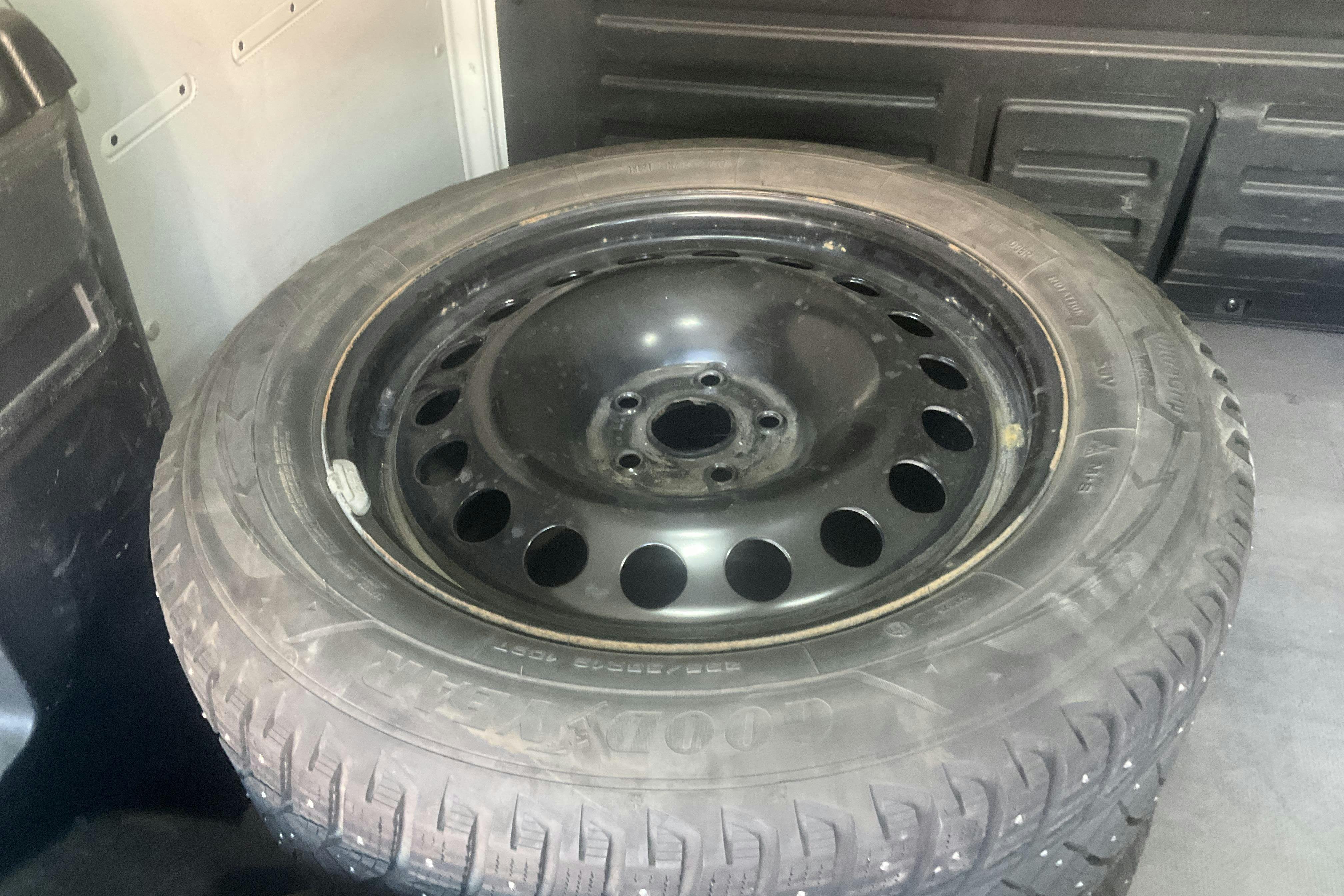 Vehicle Image 13