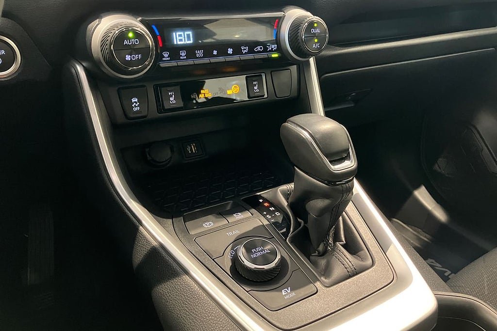 Vehicle Image 17