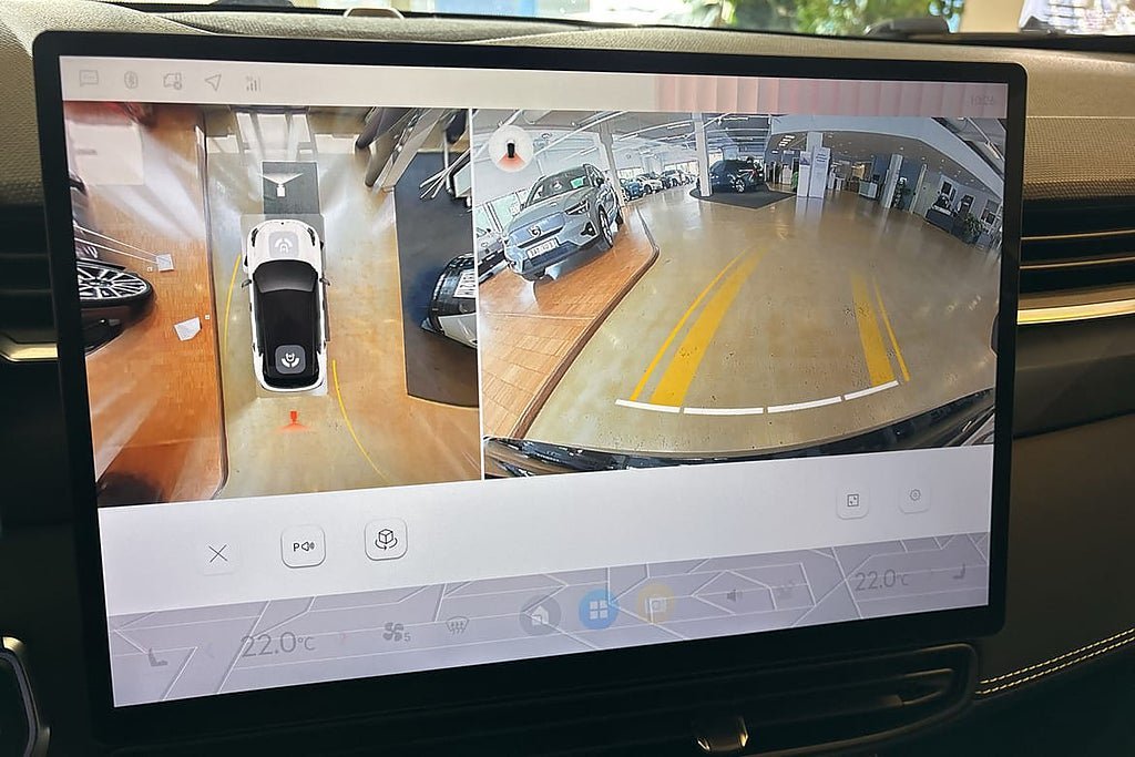Vehicle Image 12