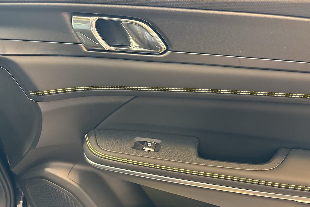 Vehicle Image 30