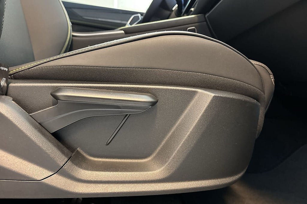 Vehicle Image 33