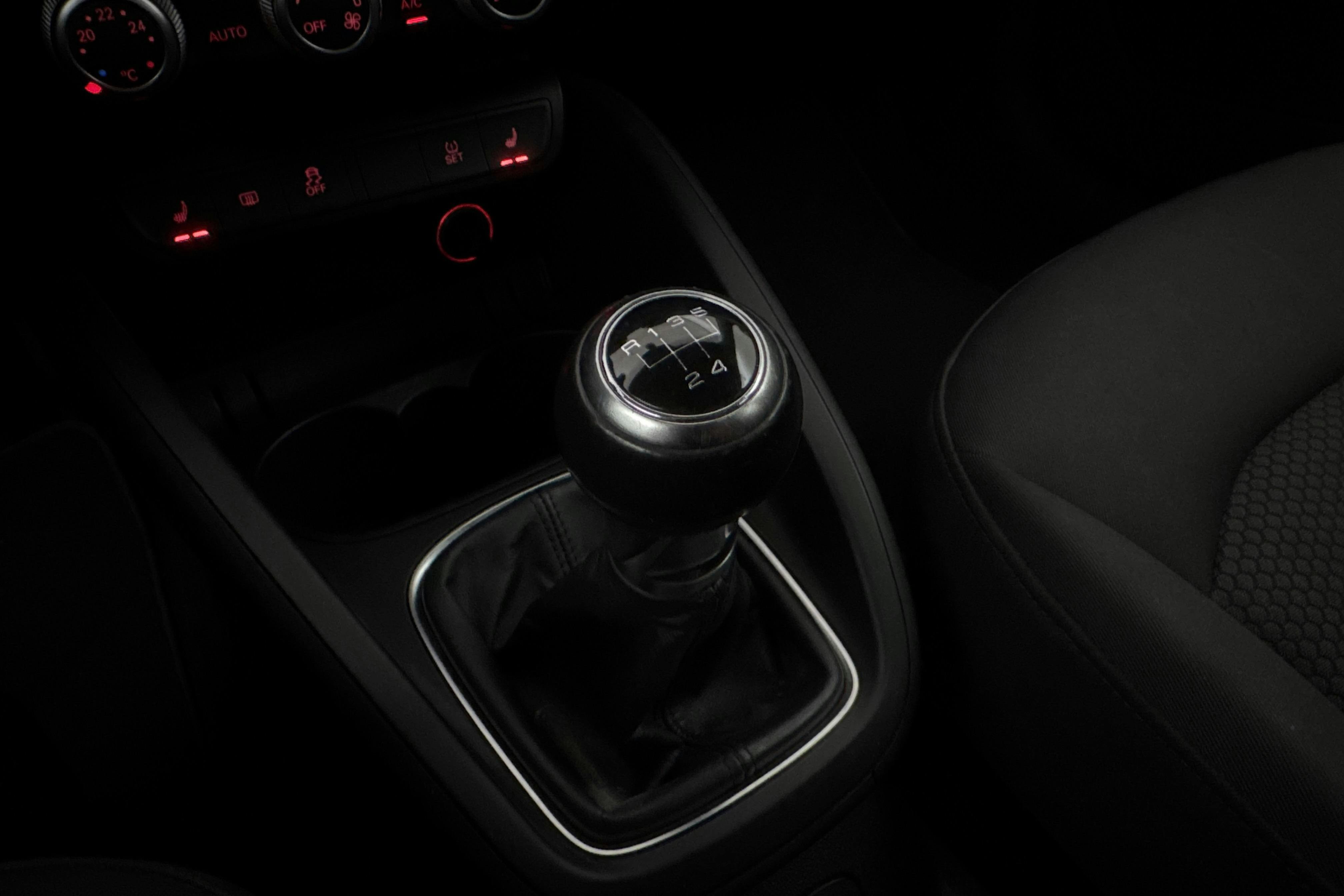 Vehicle Image 13