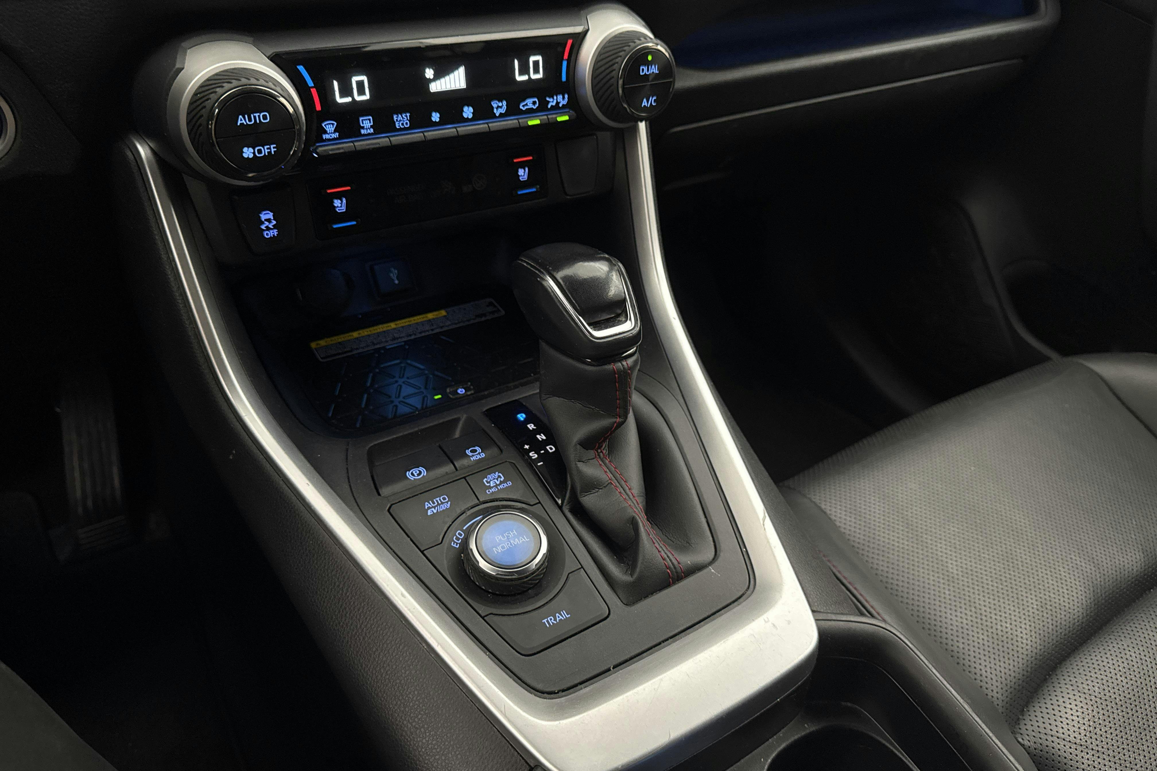 Vehicle Image 14
