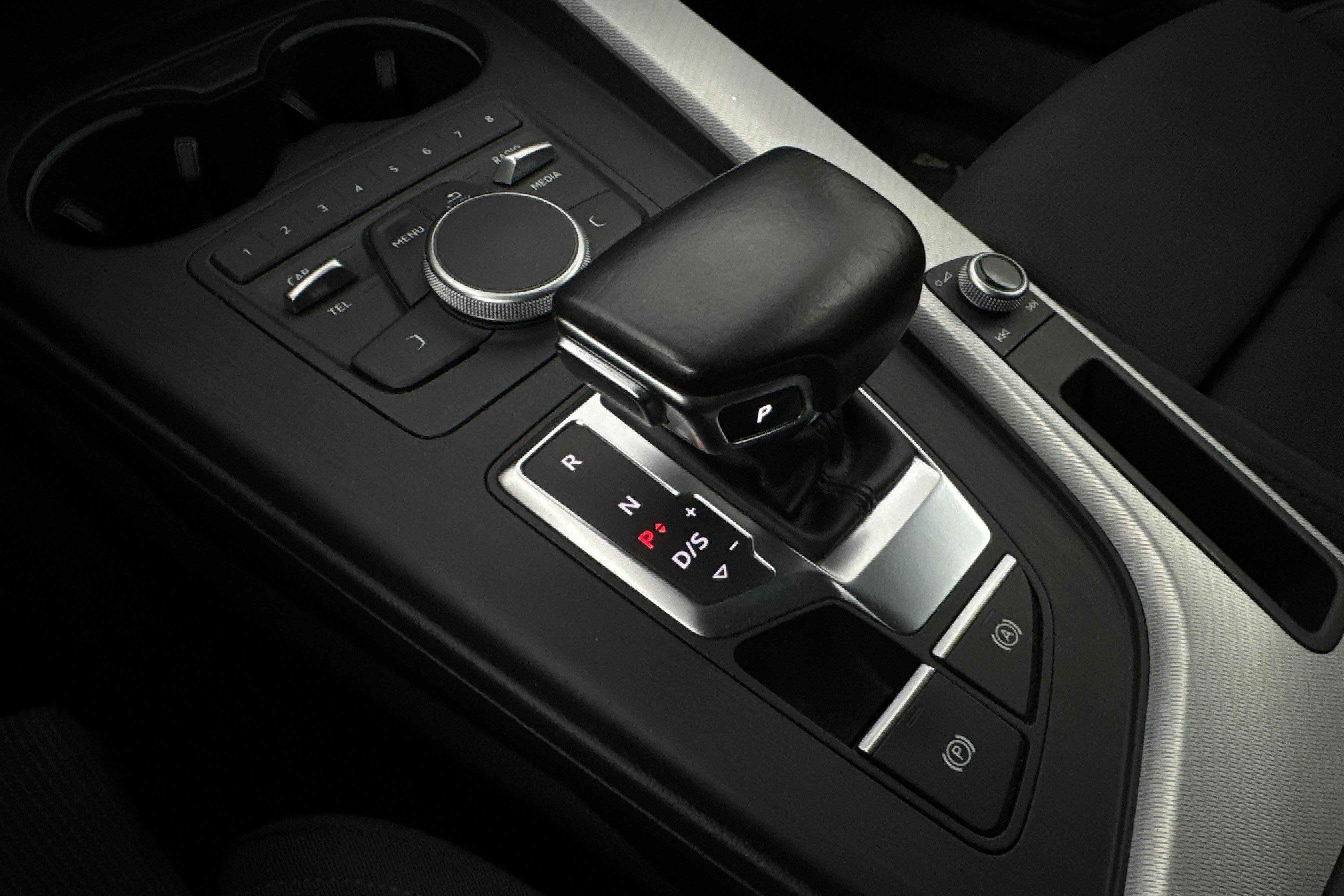 Vehicle Image 14