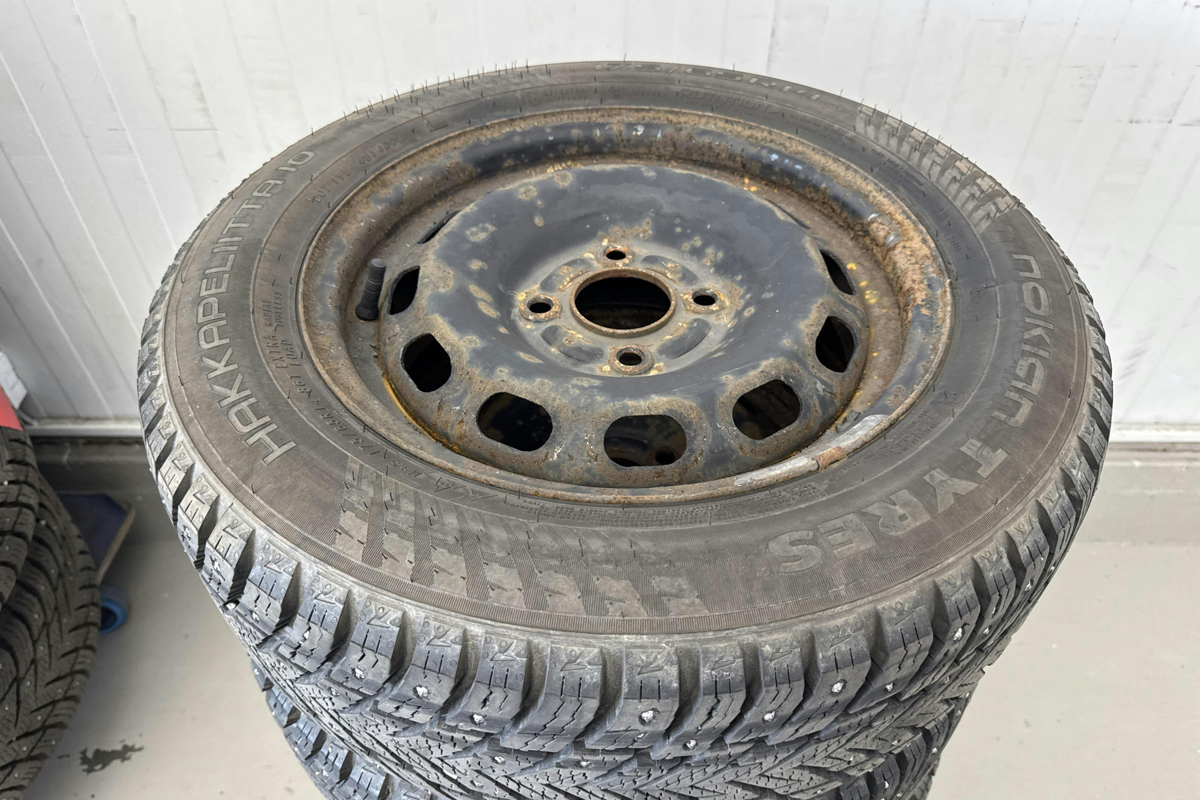 Vehicle Image 14