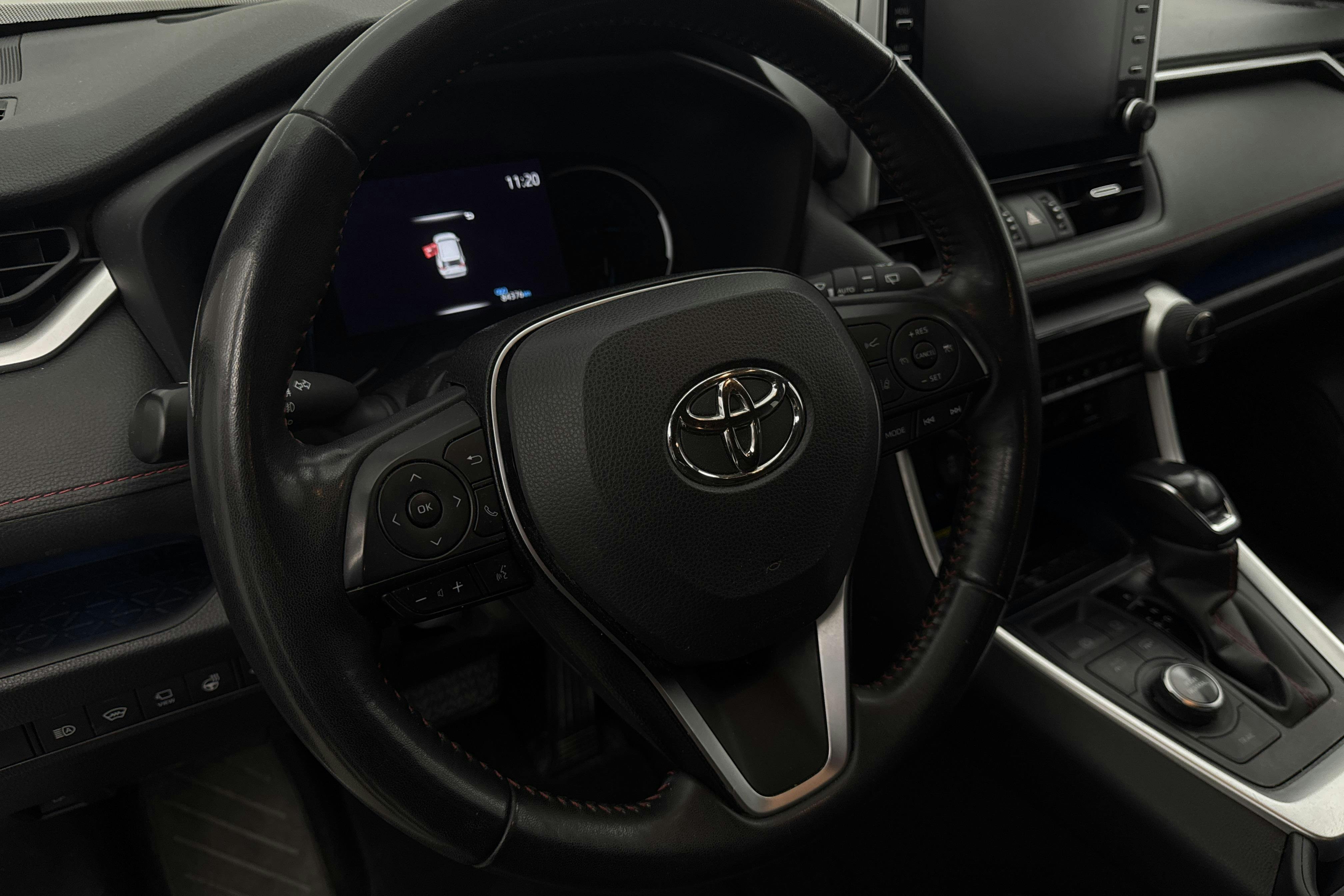 Vehicle Image 16