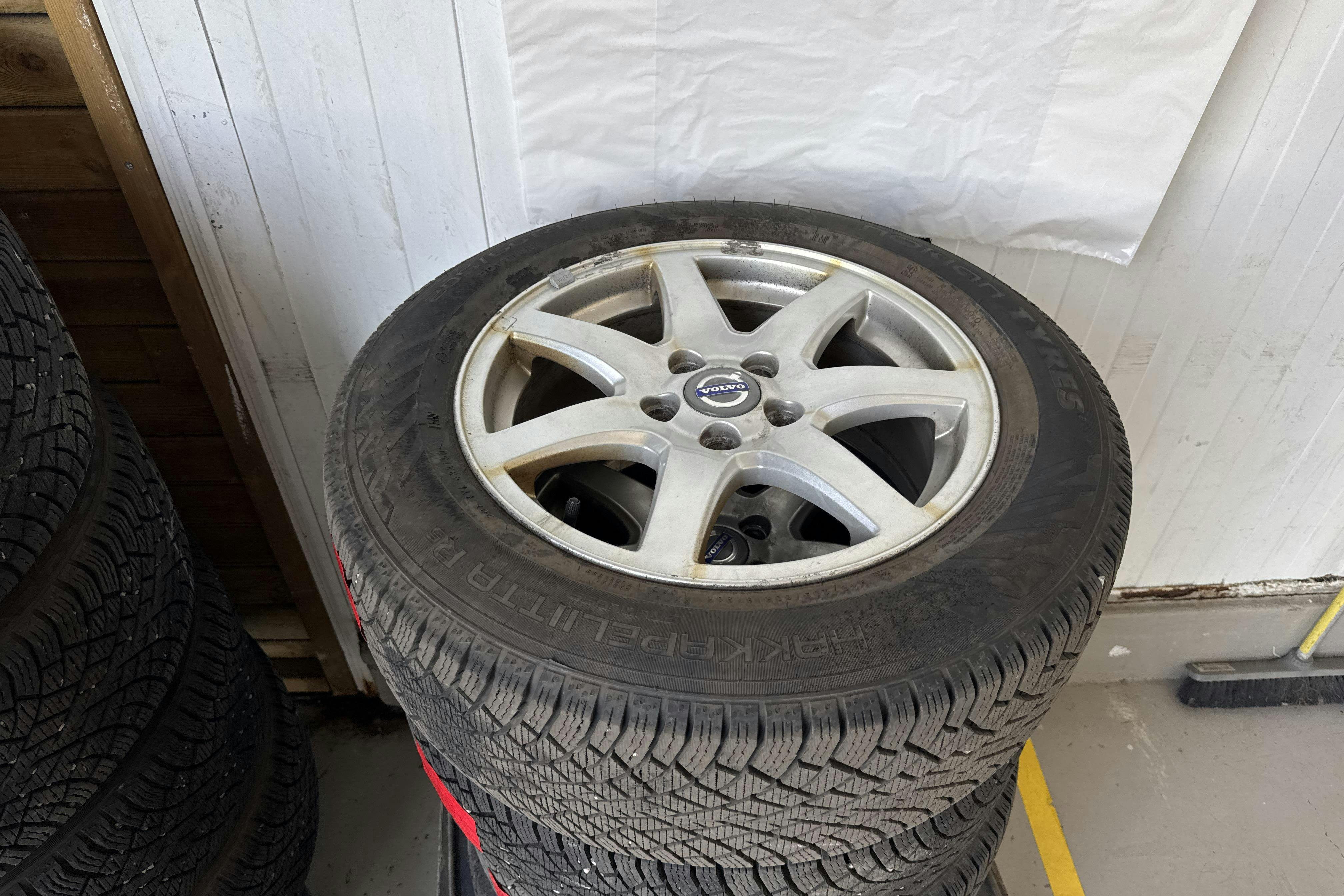 Vehicle Image 15