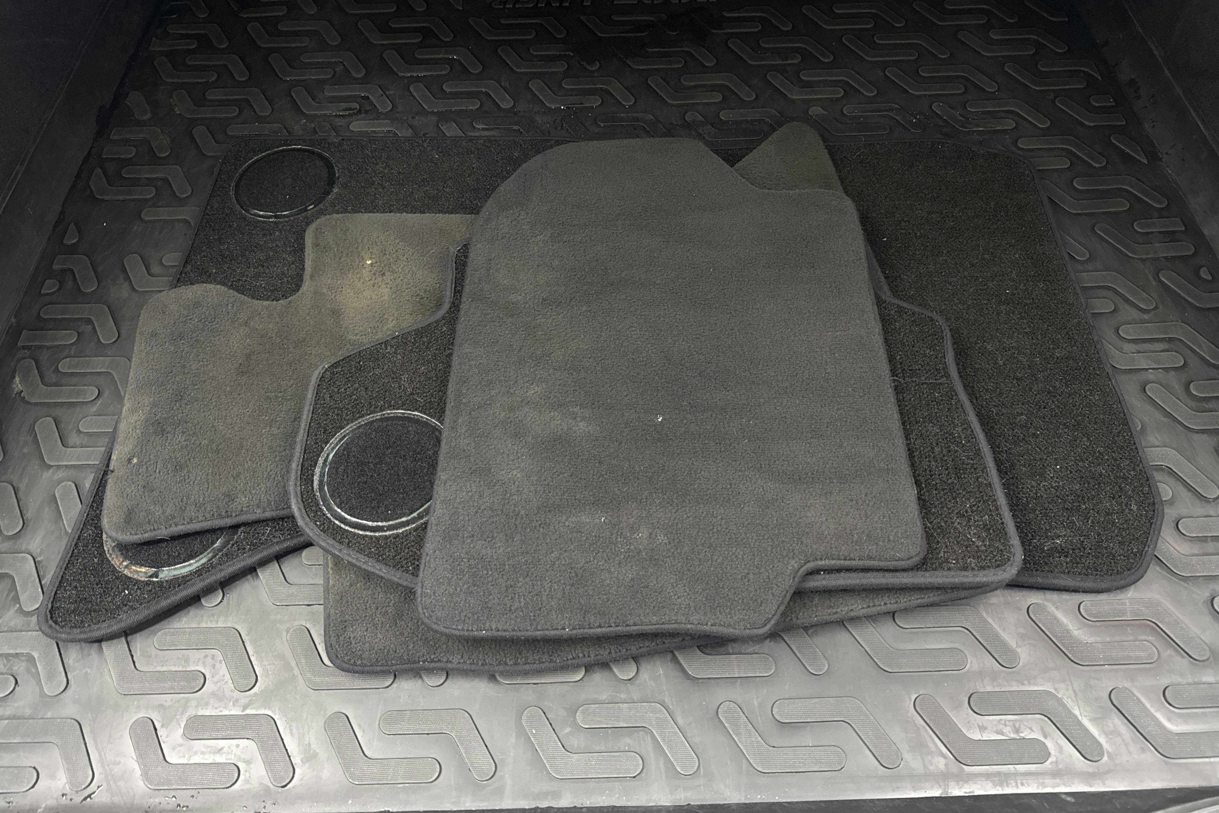 Vehicle Image 22
