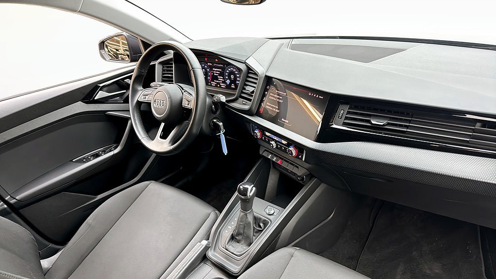 Vehicle Image 11