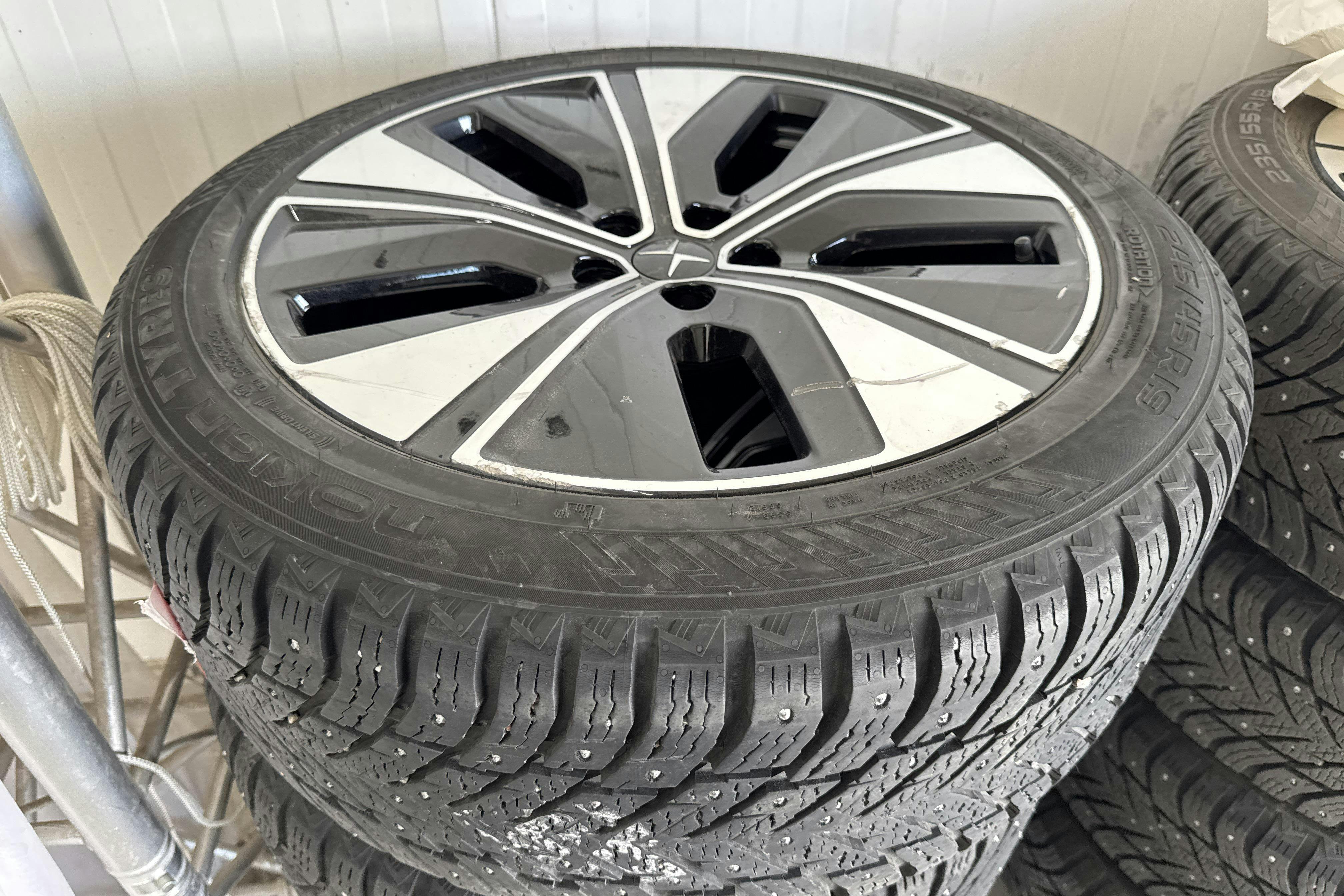 Vehicle Image 21