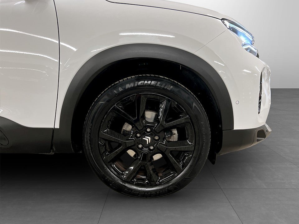 Vehicle Image 14