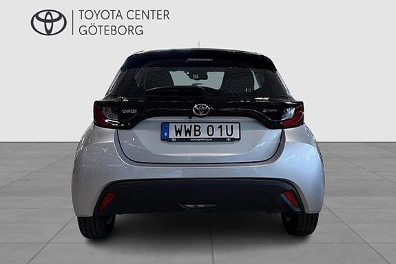 Vehicle Image 6