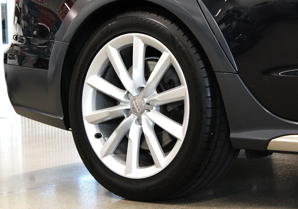 Vehicle Image 14