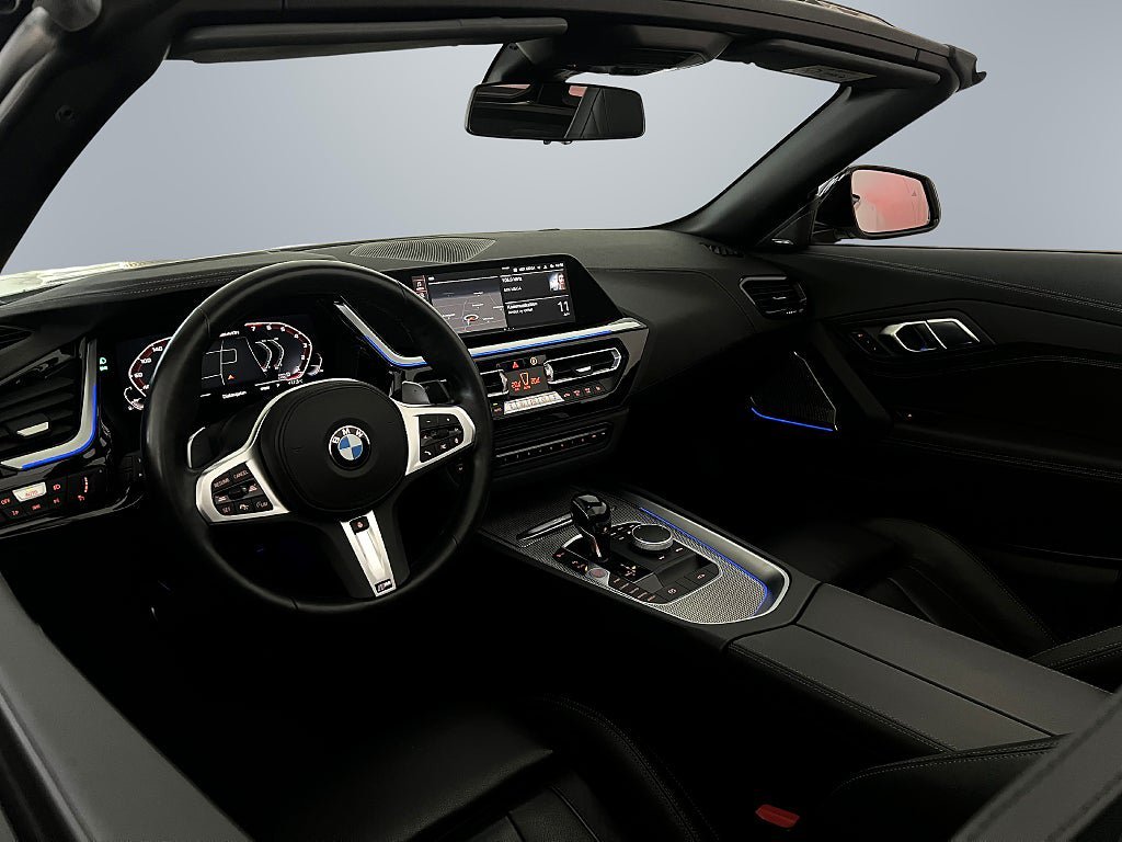 Vehicle Image 9