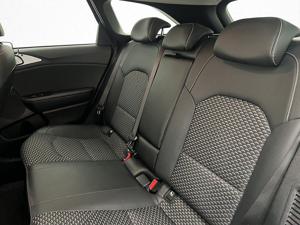 Vehicle Image 27