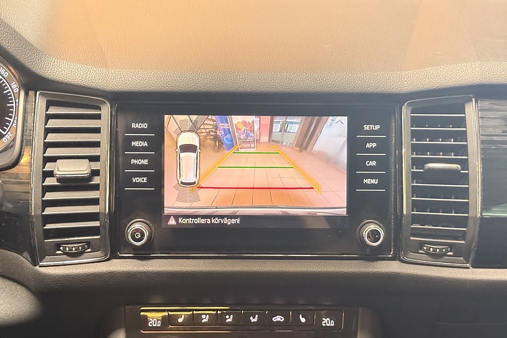 Vehicle Image 19
