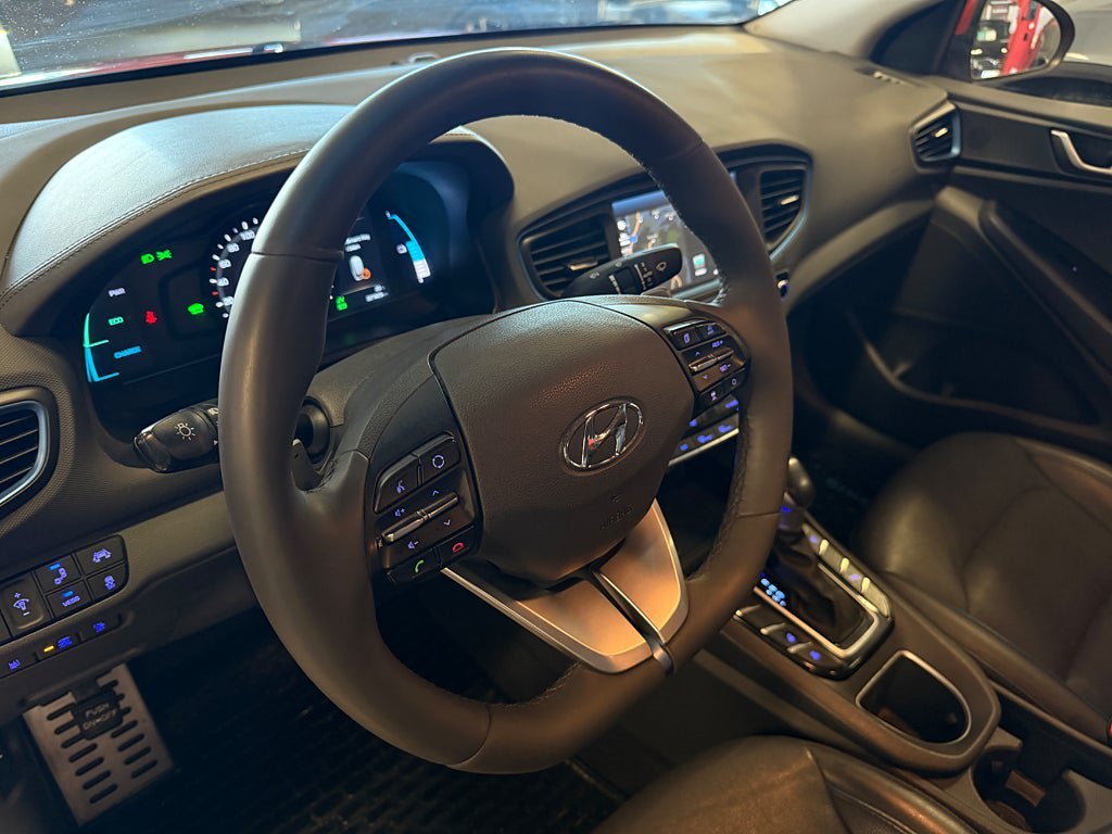 Vehicle Image 17