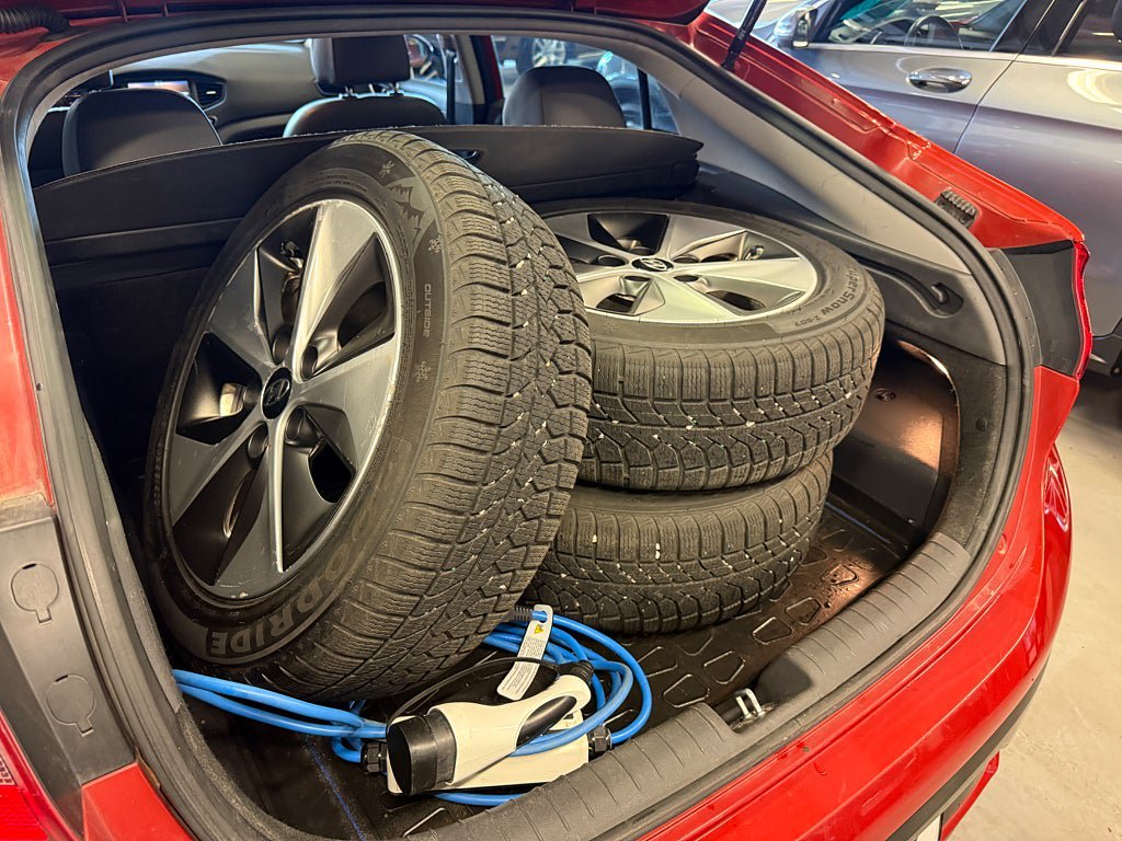 Vehicle Image 25