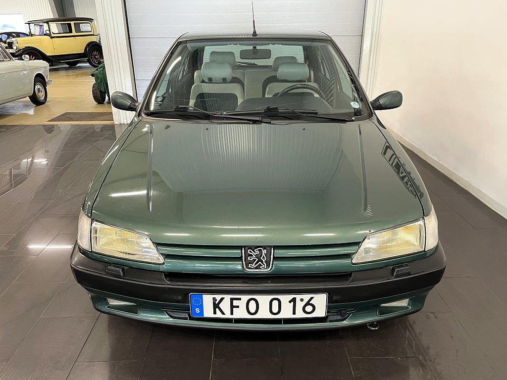 Vehicle Image 7