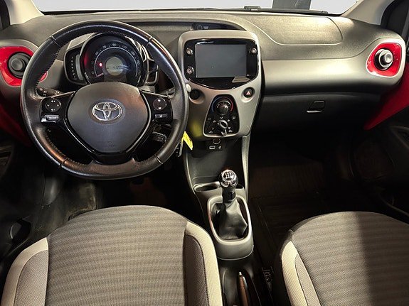 Vehicle Image 11