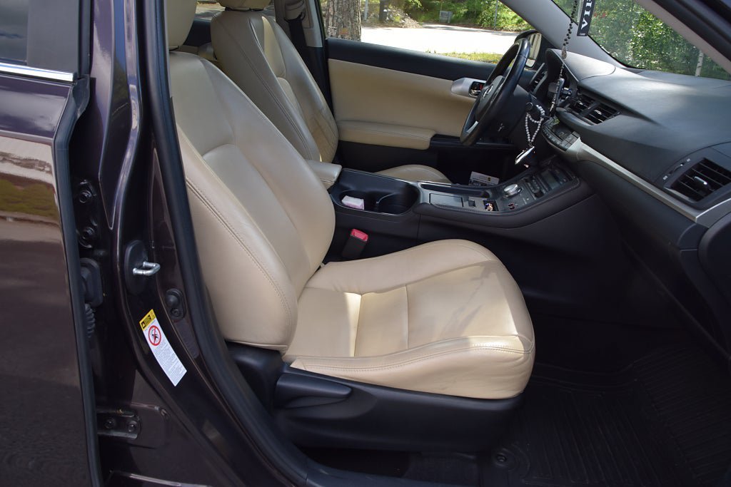 Vehicle Image 9