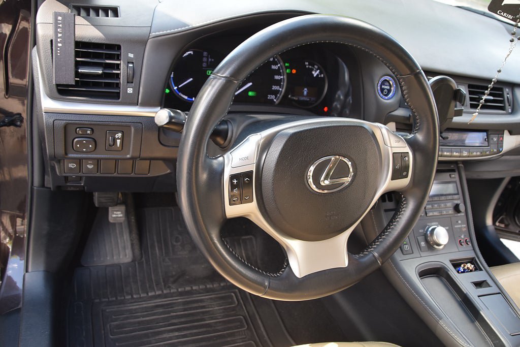 Vehicle Image 15