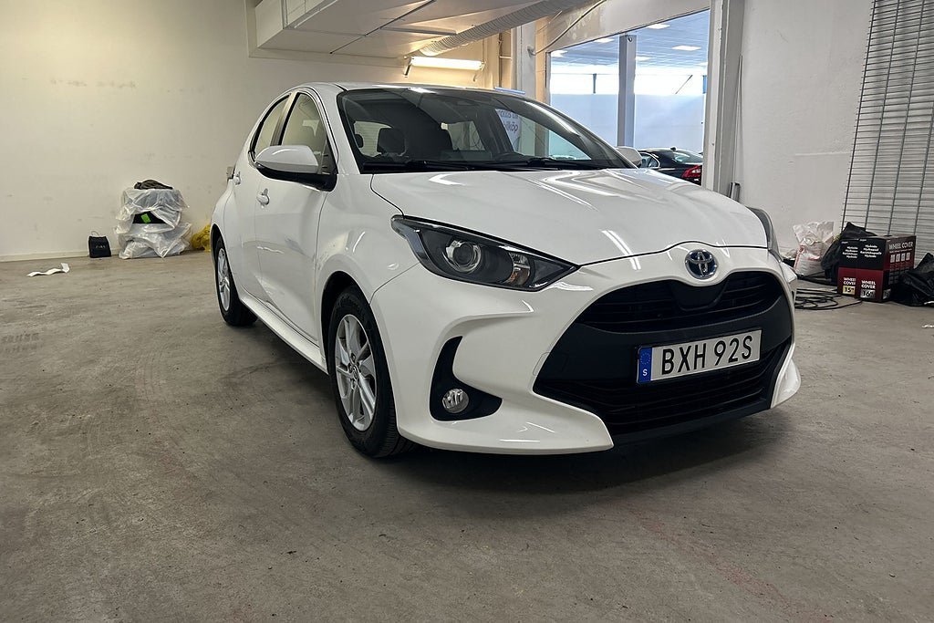 Vehicle Image 5