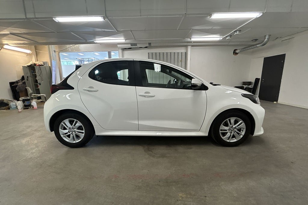 Vehicle Image 6