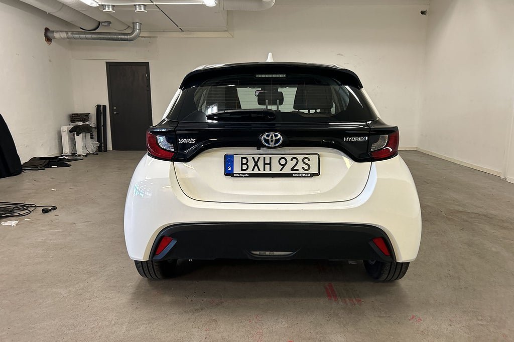 Vehicle Image 9