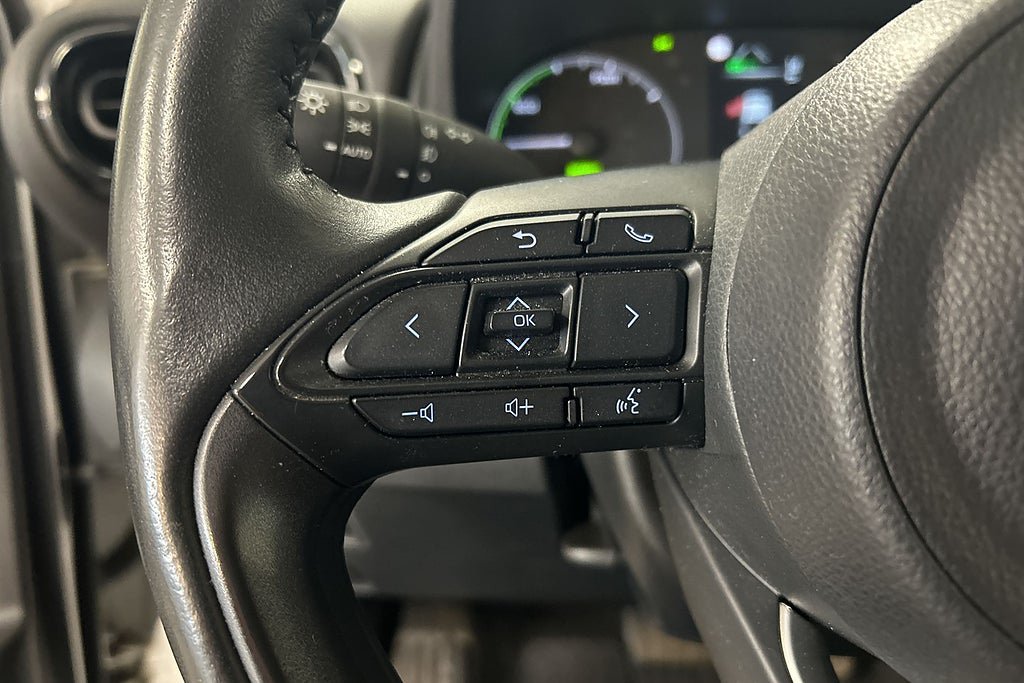 Vehicle Image 17