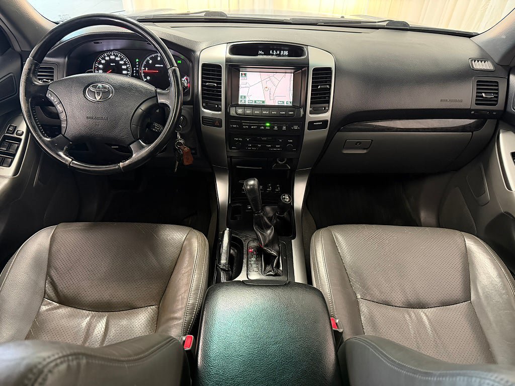 Vehicle Image 16