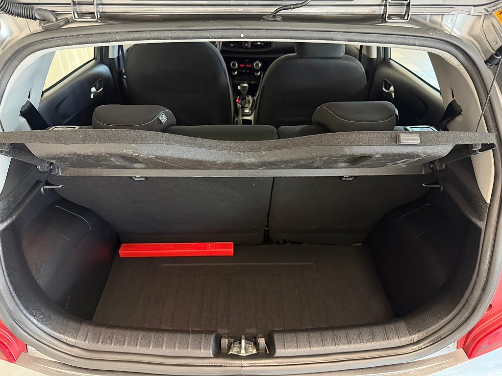 Vehicle Image 21