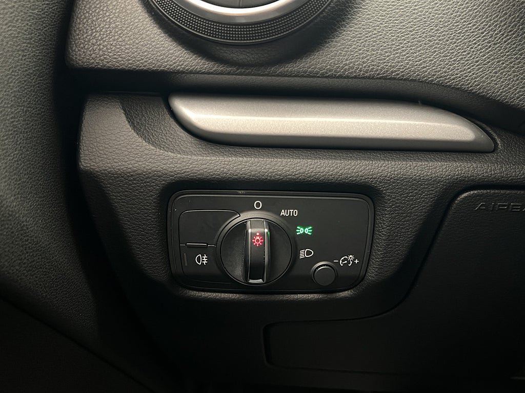 Vehicle Image 29