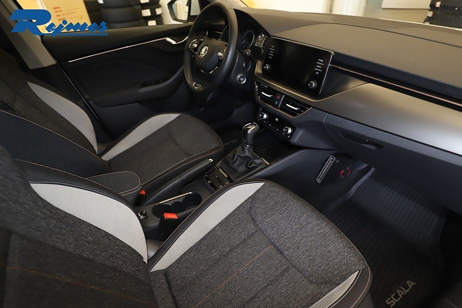 Vehicle Image 9