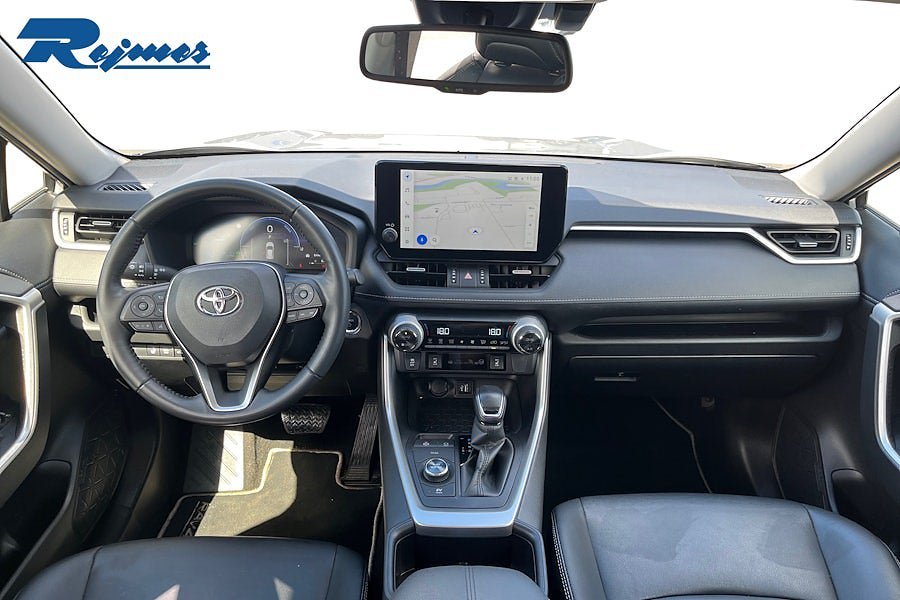 Vehicle Image 9