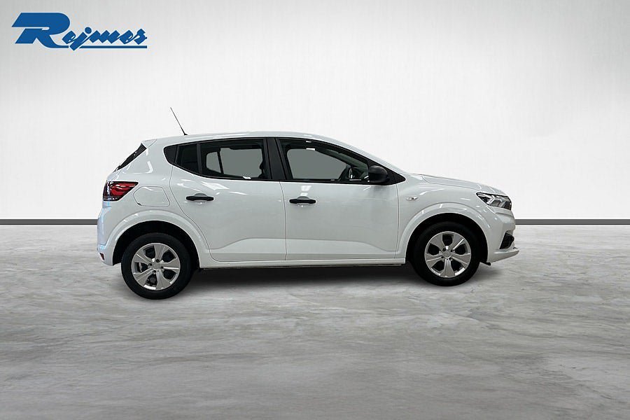 Vehicle Image 16