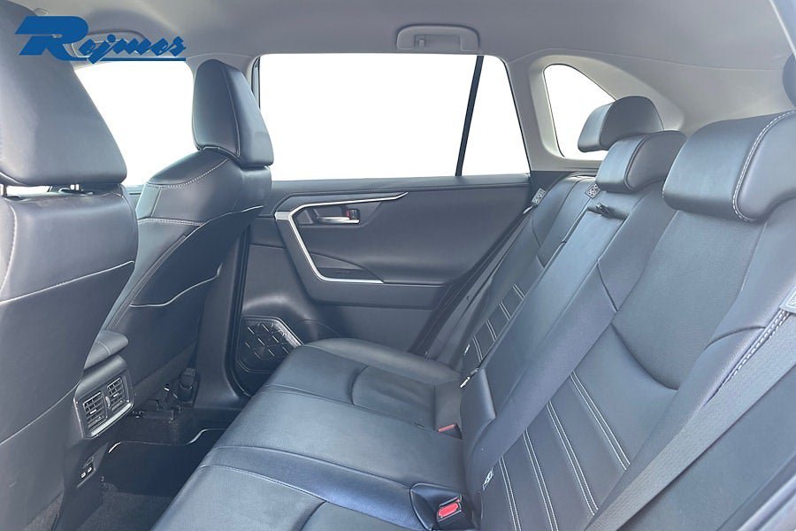 Vehicle Image 17