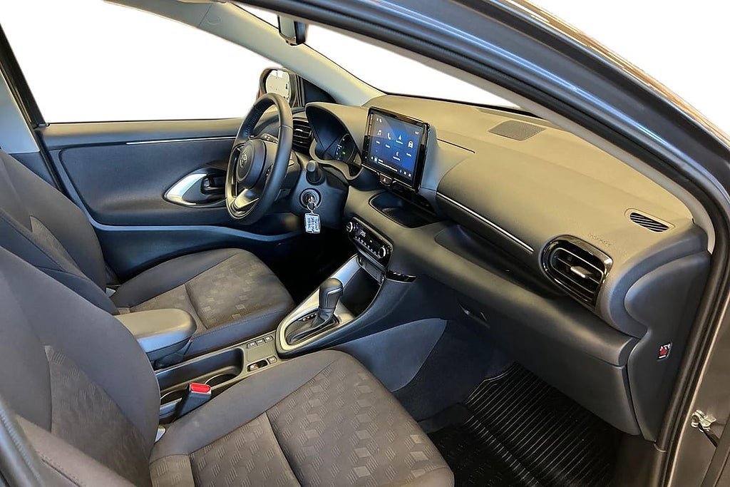Vehicle Image 6