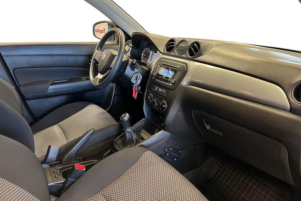 Vehicle Image 6