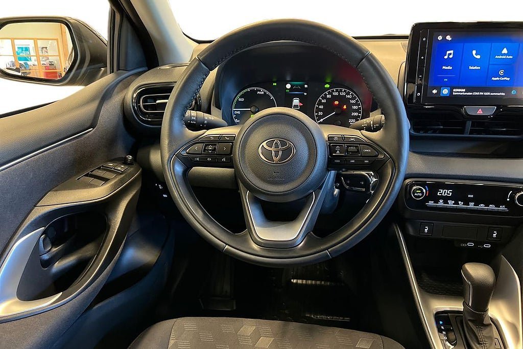 Vehicle Image 9
