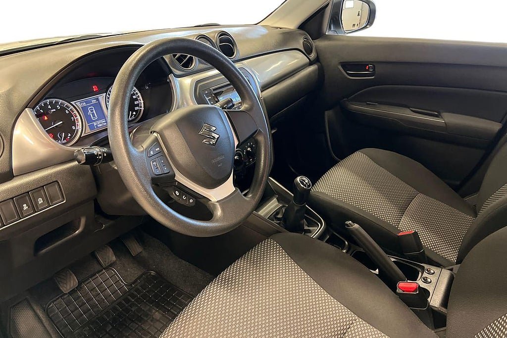 Vehicle Image 12