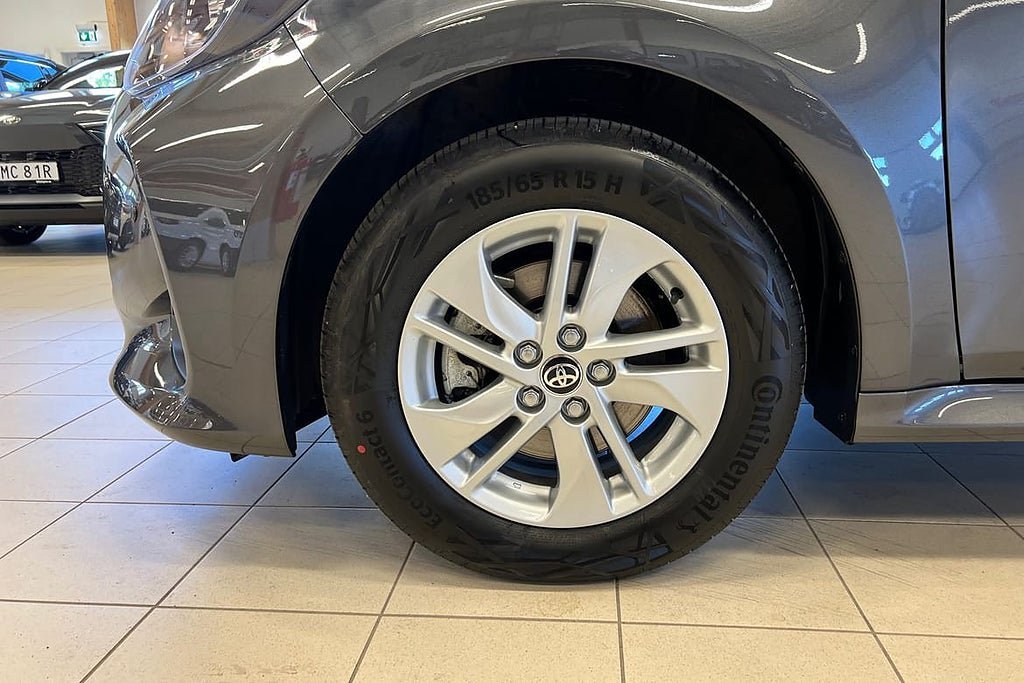 Vehicle Image 15