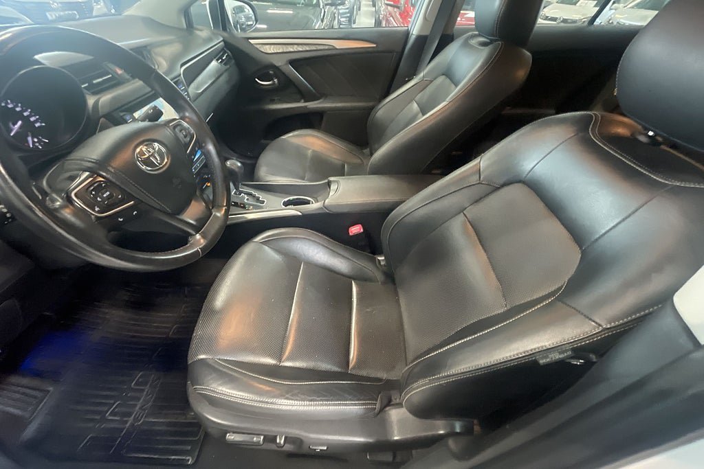 Vehicle Image 7