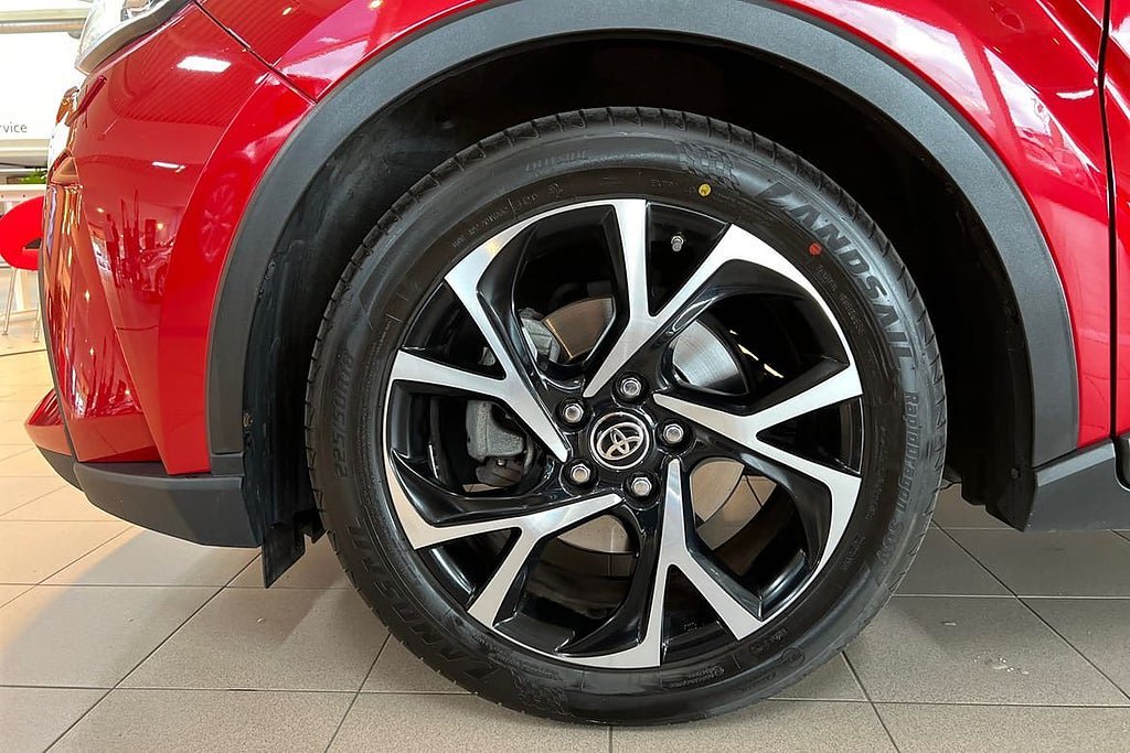 Vehicle Image 16