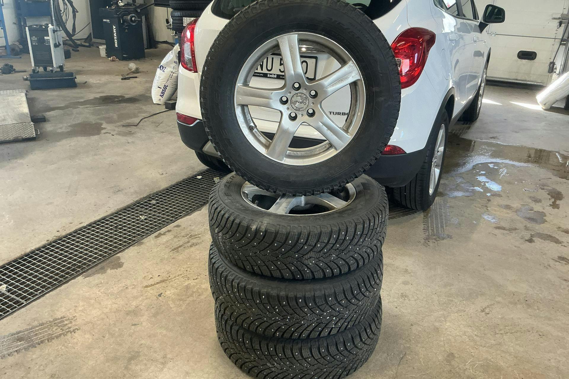 Vehicle Image 13